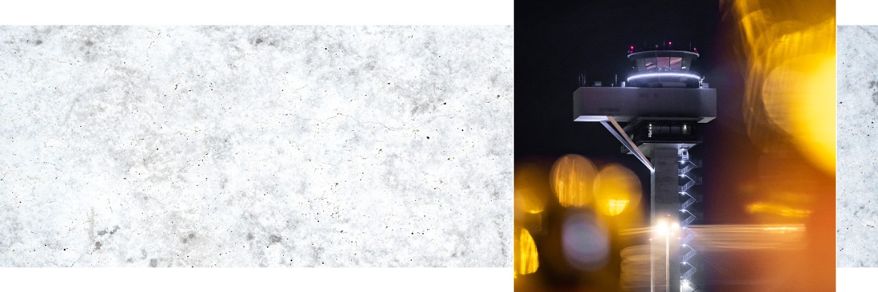 Lichter vor BER-Tower