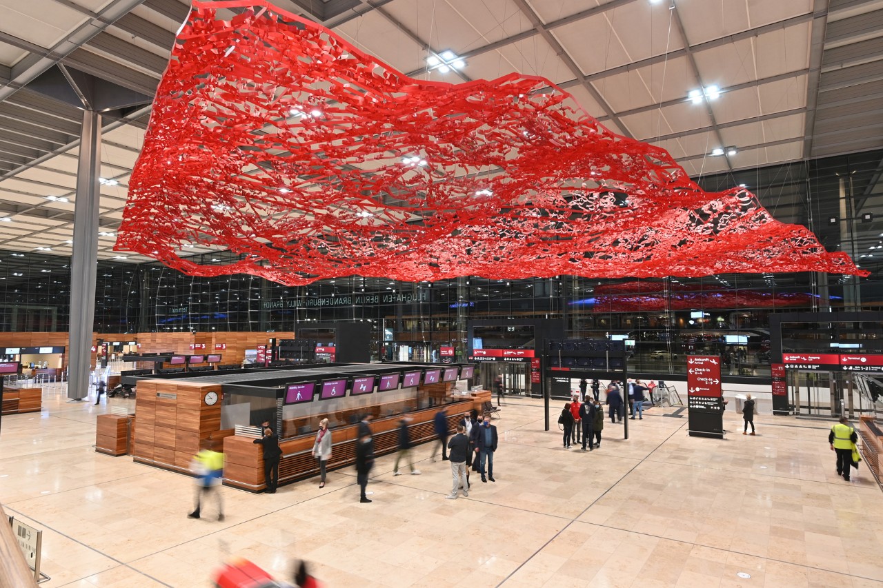 Blick in die Check-in-Halle von Terminal 1 (c) Oliver Lang / FBB