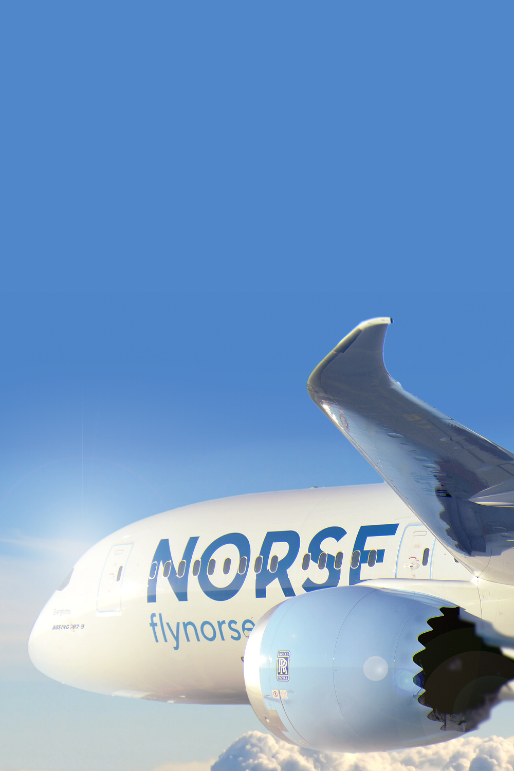 Norse Flugzeug vor Wolken und Himmer (c) Norse
