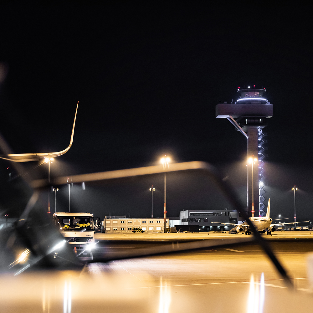 apron by night