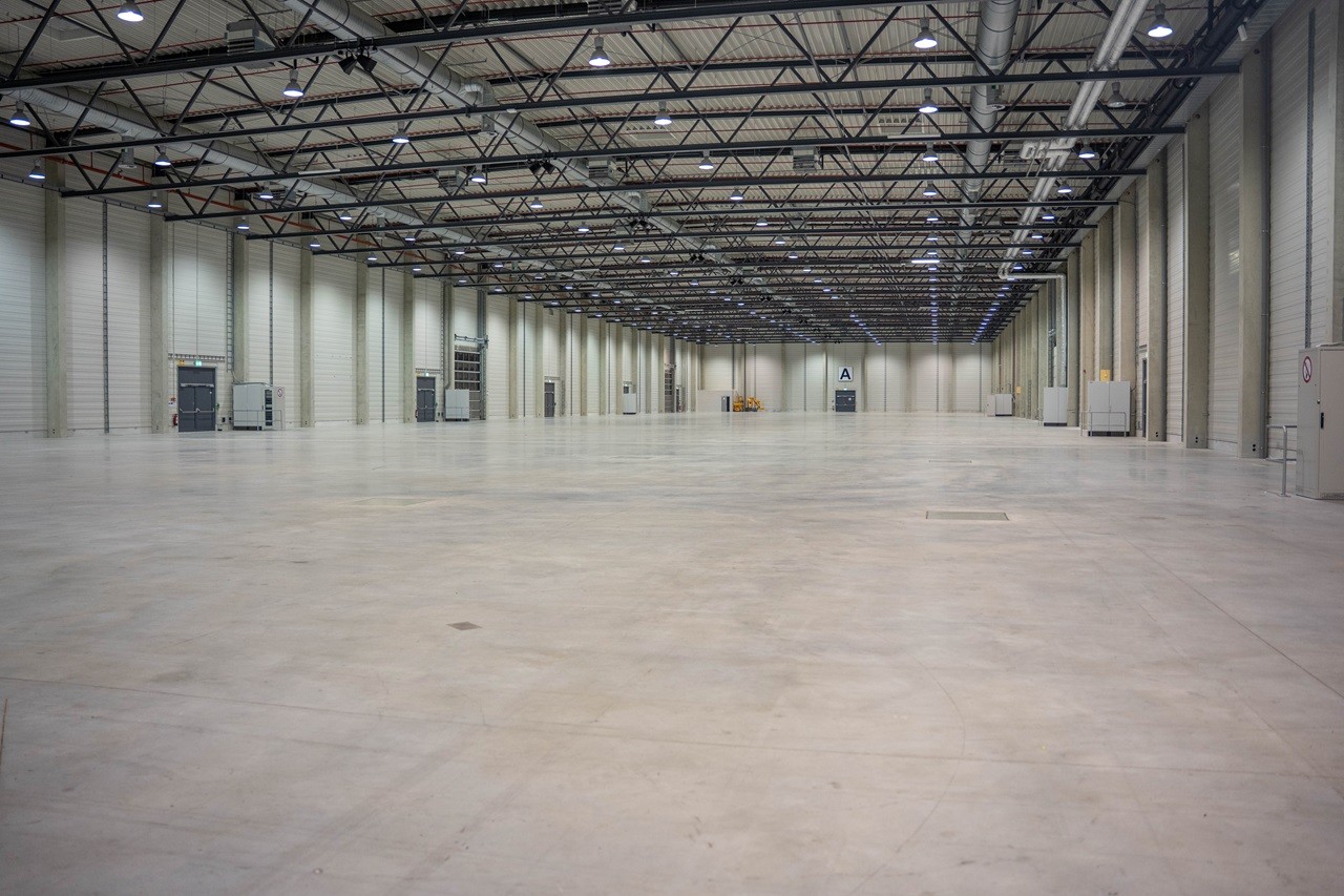 Eine leere Halle in der Innenansicht