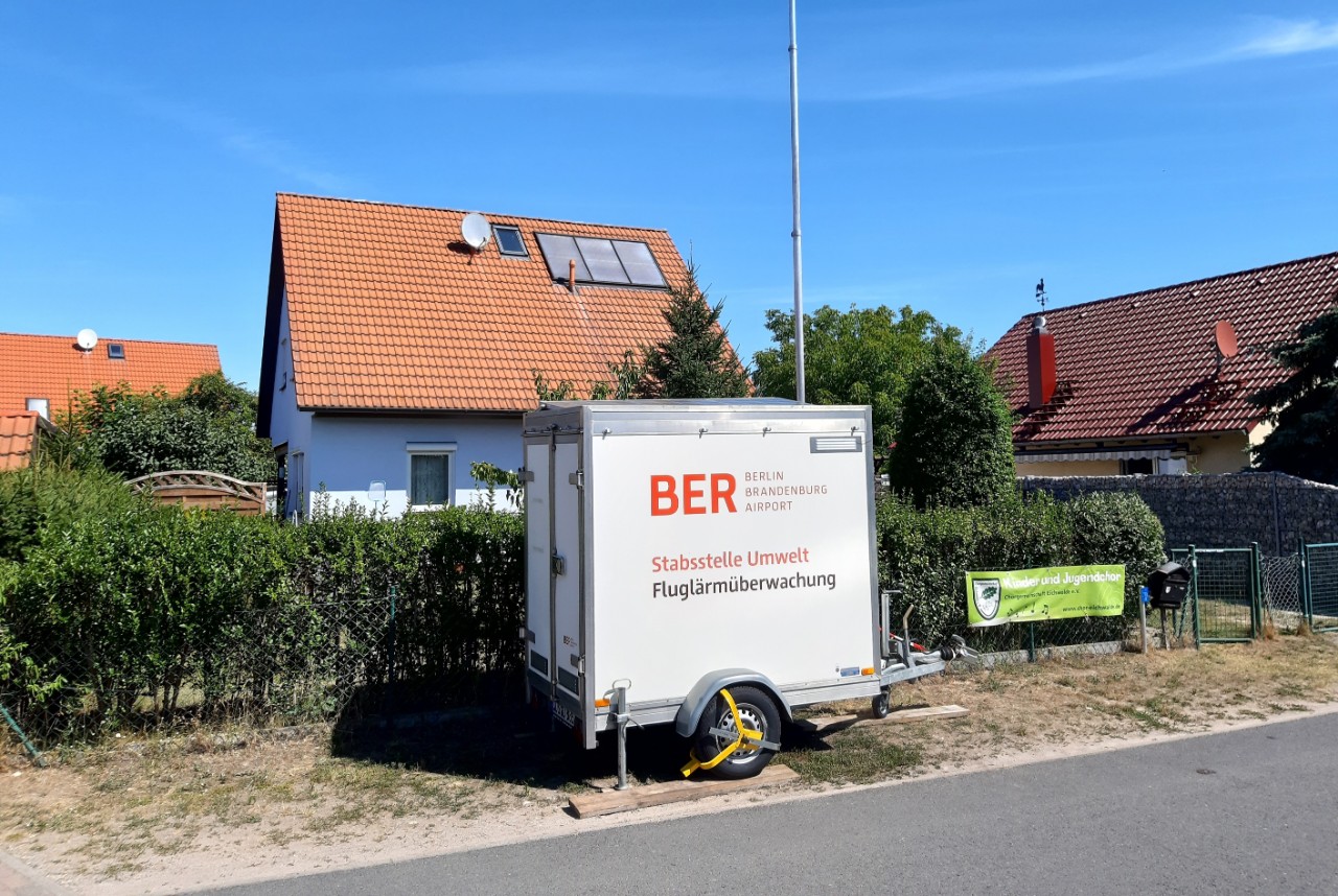 Mobile measuring station in Zeuthen