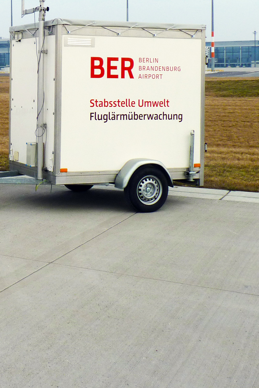 FBB aircraft noise measurement trailer