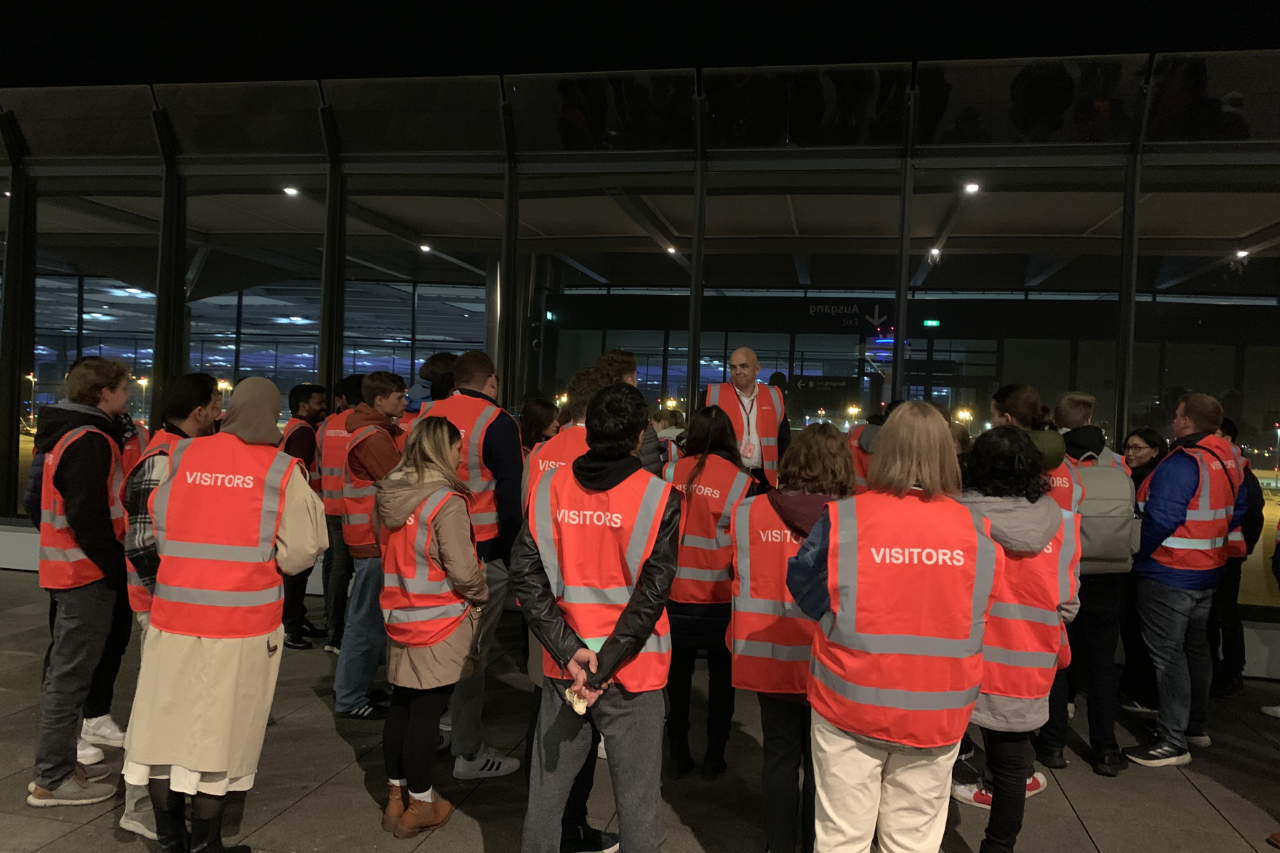 Visitors of the Airport Campus at BER Airport. ©FBB