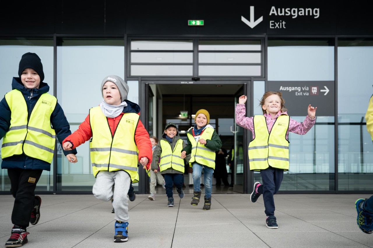 Children on the observation deck. © FBB