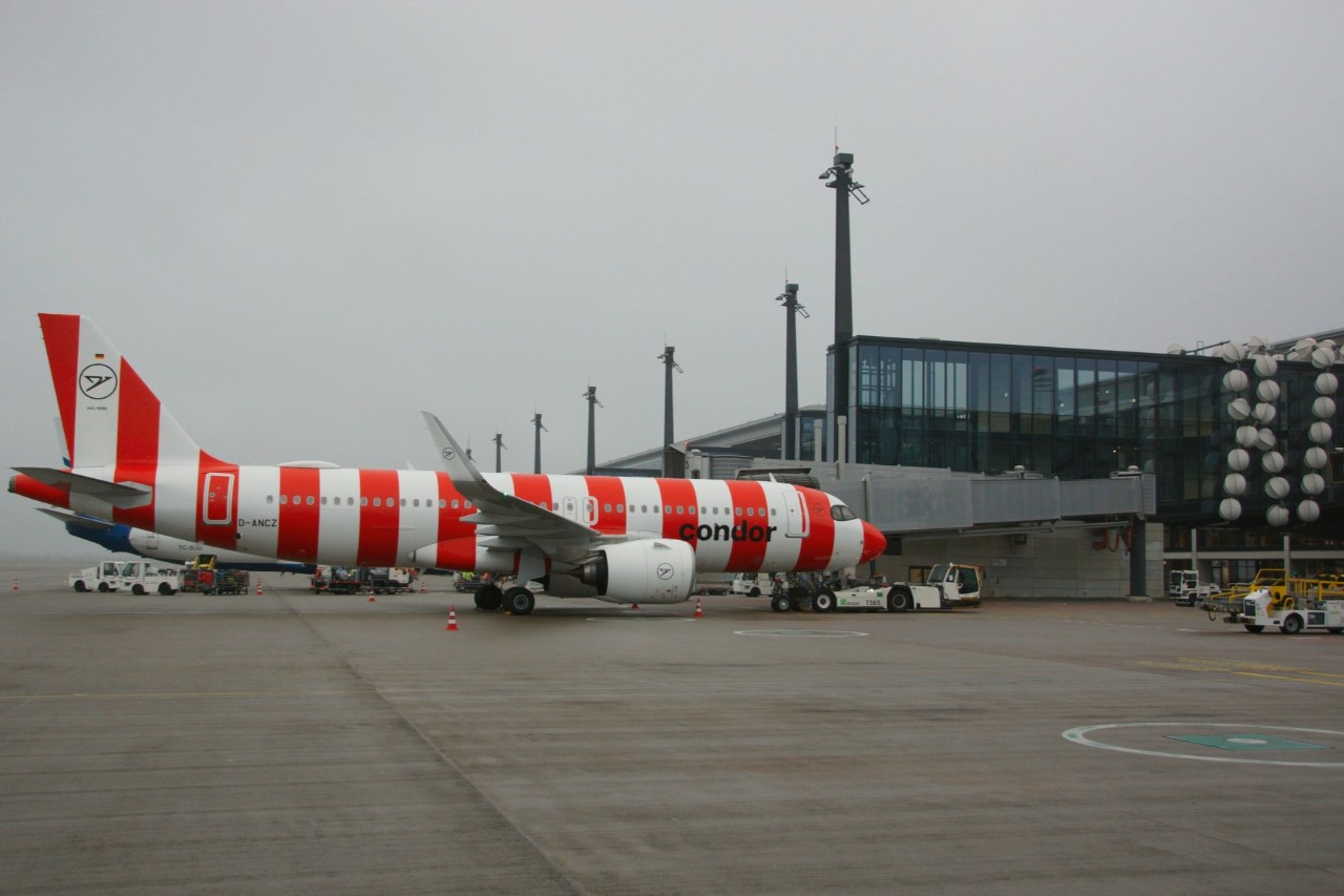 Condor aircraft at BER